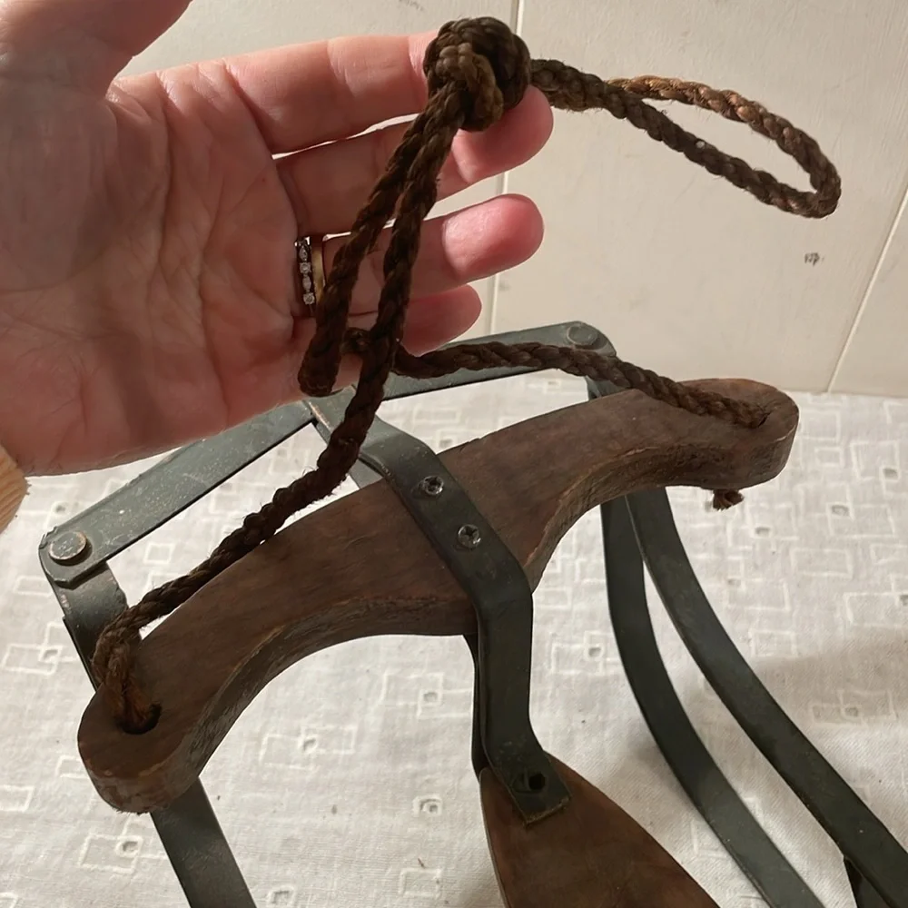 Vintage Wooden Green Painted Metal Quality Sled - Picture 7 of 9